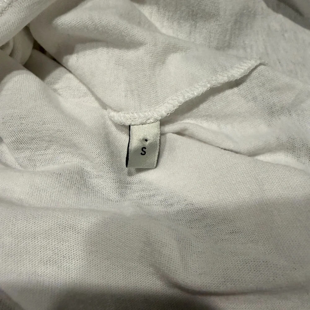 Gucci Men’s White Tee with Iconic Logo sz. S (Authentic)